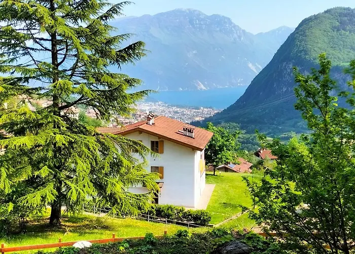 Rustica Sul Lago Tenno Primo Piano
